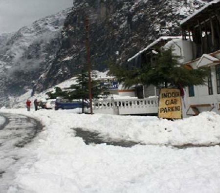 Hotel Bhagat Chamoli Buitenkant foto